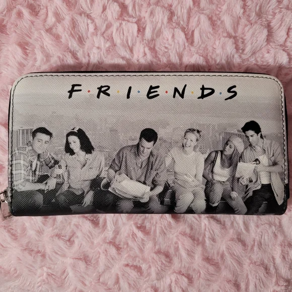 F•R•I•E•N•D•S zip-around wallet - Picture 2 of 16